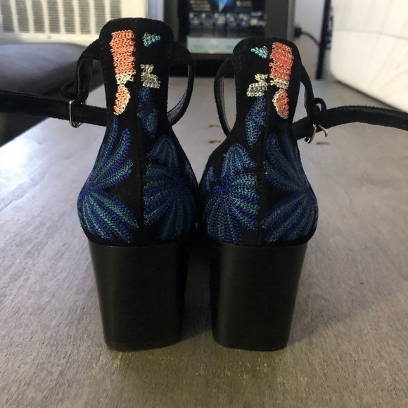 REBECCA MINKOFF EMBROIDERED ANKLE STRAP HEEL 7.5 - Picture 4 of 7